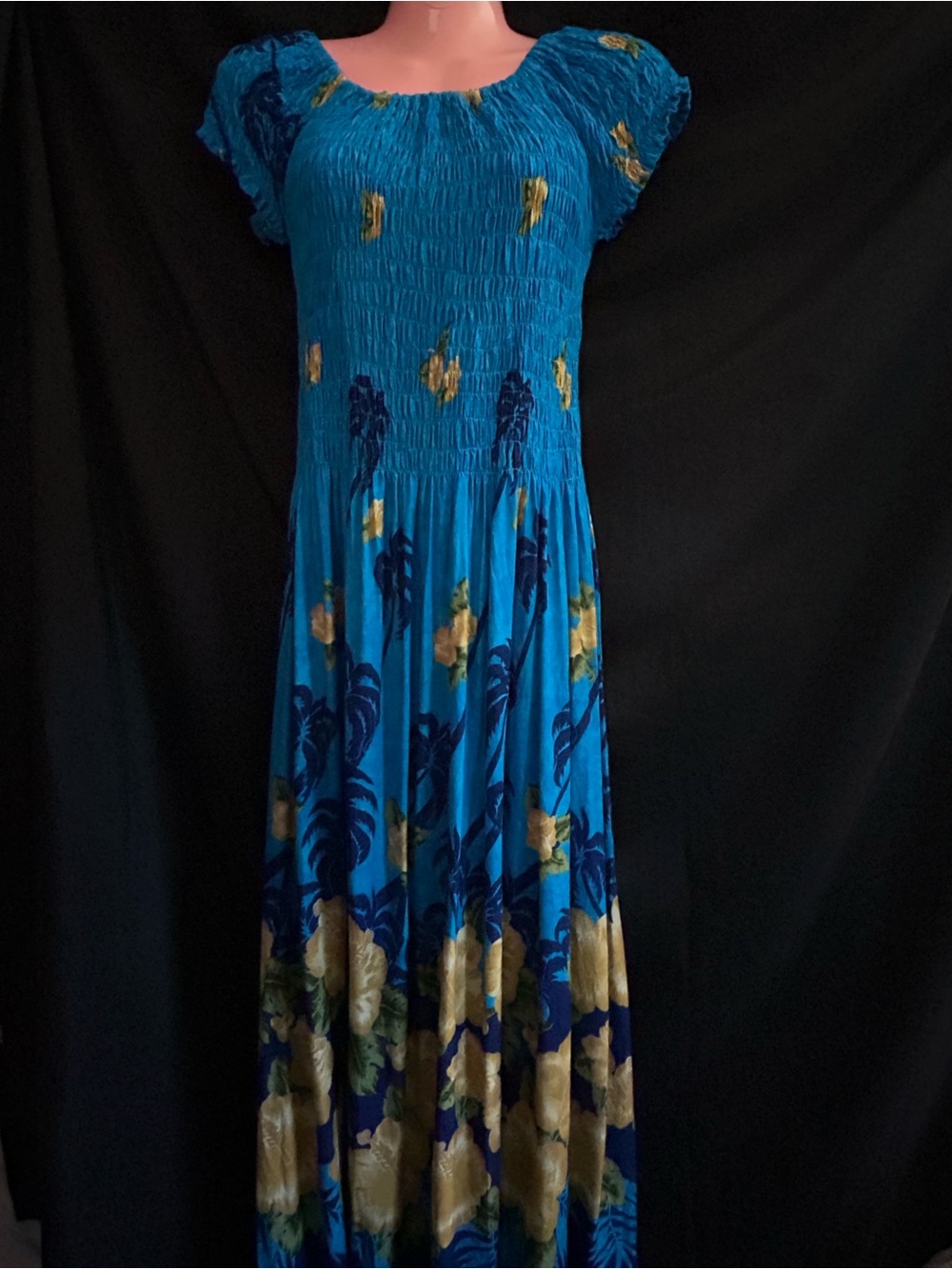 Unity Trading Hawaii Women’s Blue Floral Smocked Maxi Dress One Size Fits All